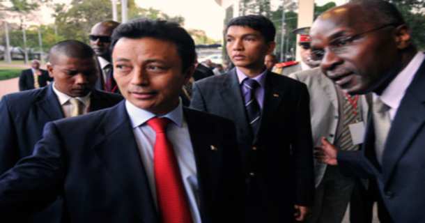 Madagascar: La folie des glandeurs et rivalités, manque de maturité démocratique, deux personnes agonisent tout un peuple, ceci est le bordel de Nicolas Sarkozy dans l'île, l'anti Ravalomanana primaire.
